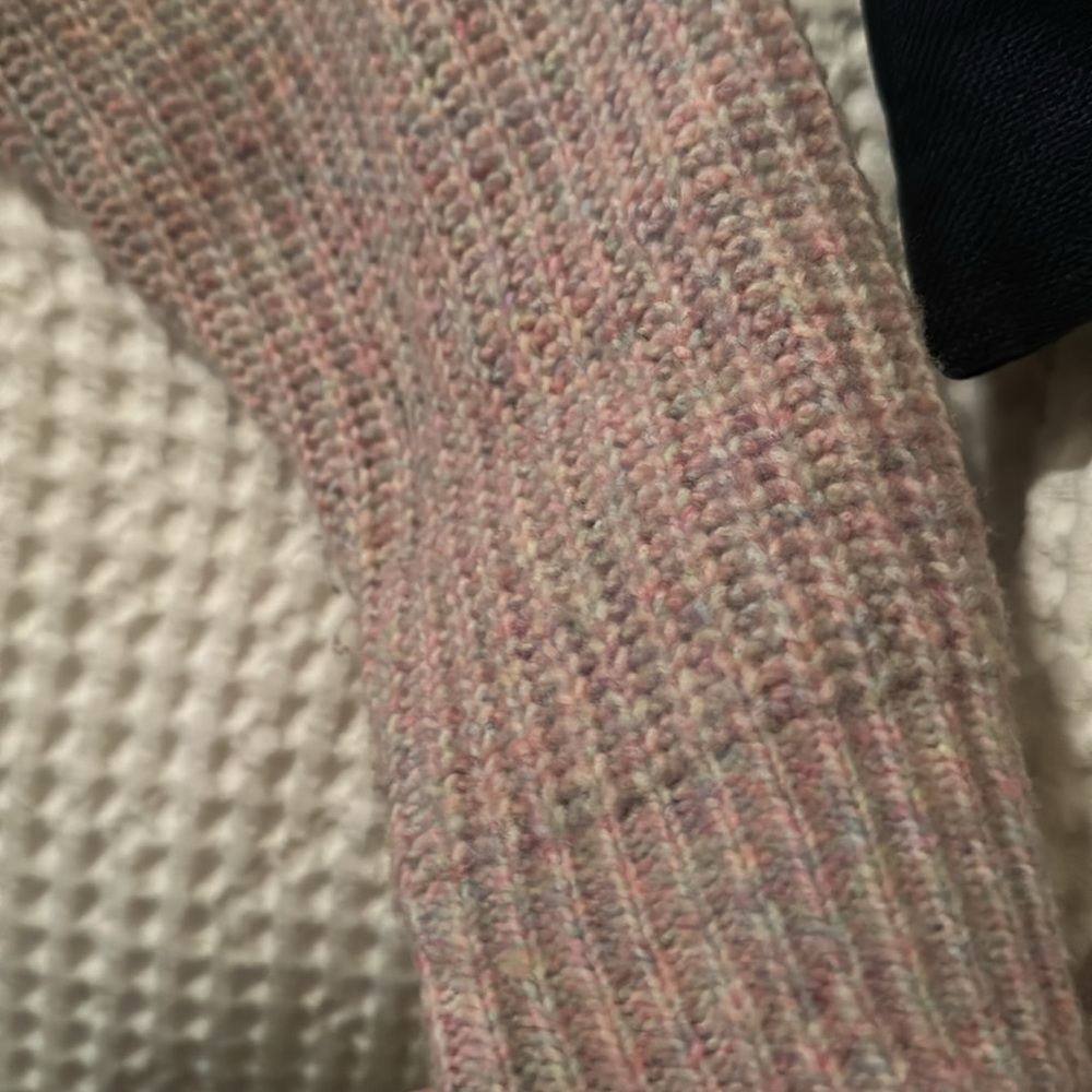 Sweater - Picture 5 of 7